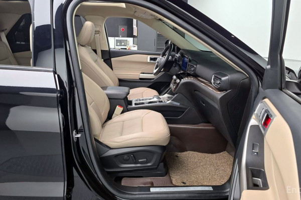 2023 Ford Explorer с пробегом 13 405 км