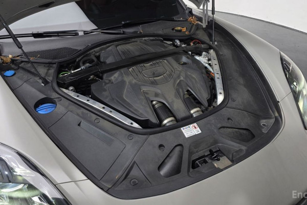 2023 Porsche Panamera с пробегом 34 302 км