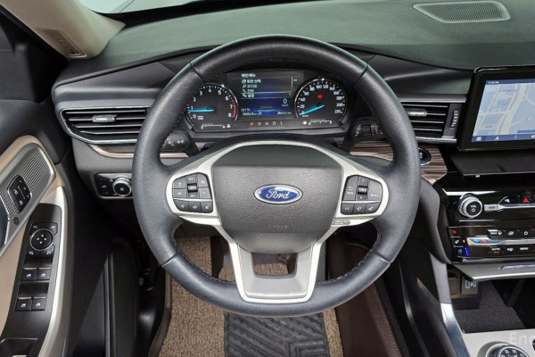 2023 Ford Explorer с пробегом 13 405 км