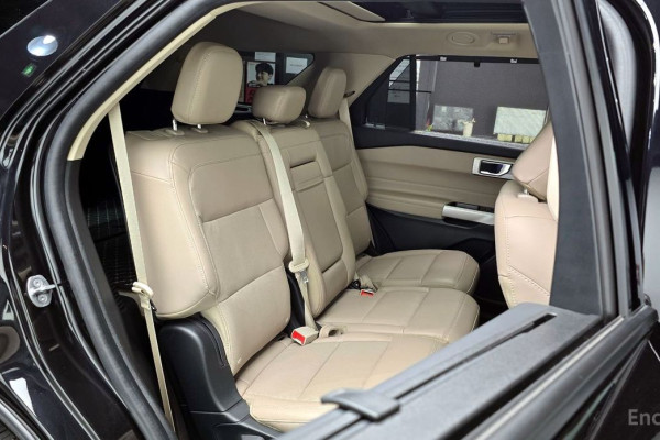 2023 Ford Explorer с пробегом 13 405 км