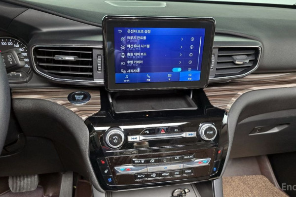 2023 Ford Explorer с пробегом 13 405 км