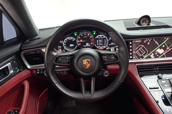 2023 Porsche Panamera с пробегом 34 302 км