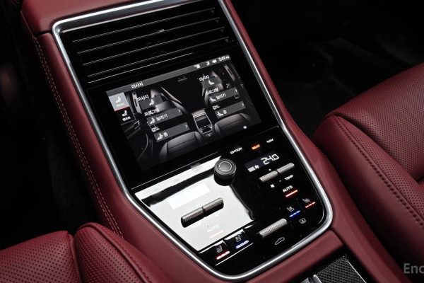 2023 Porsche Panamera с пробегом 34 302 км