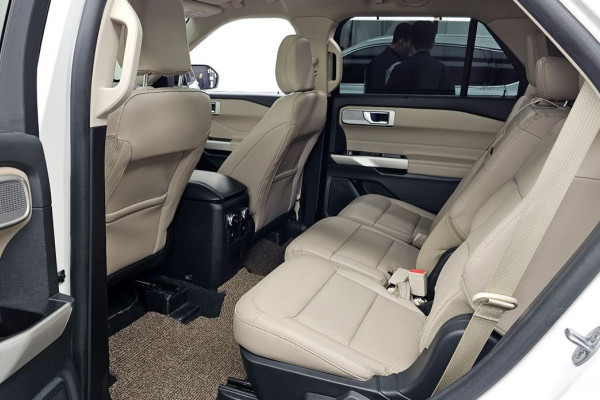 2023 Ford Explorer с пробегом 22 030 км