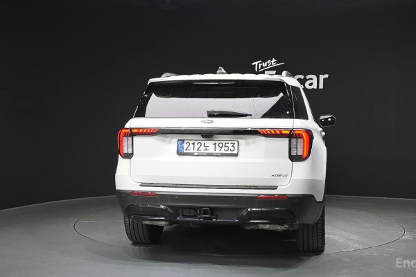 2024 Ford Explorer с пробегом 8 976 км