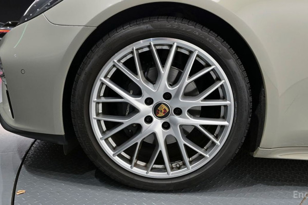 2021 Porsche Panamera с пробегом 17 933 км
