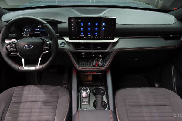 2025 Ford Explorer с пробегом 18 192 км