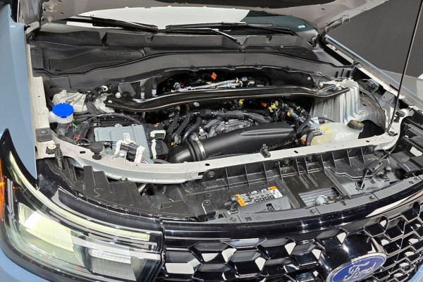 2025 Ford Explorer с пробегом 18 192 км