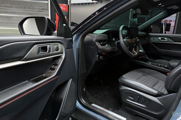 2025 Ford Explorer с пробегом 18 192 км