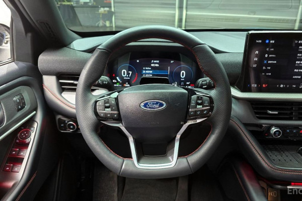 2025 Ford Explorer с пробегом 18 192 км
