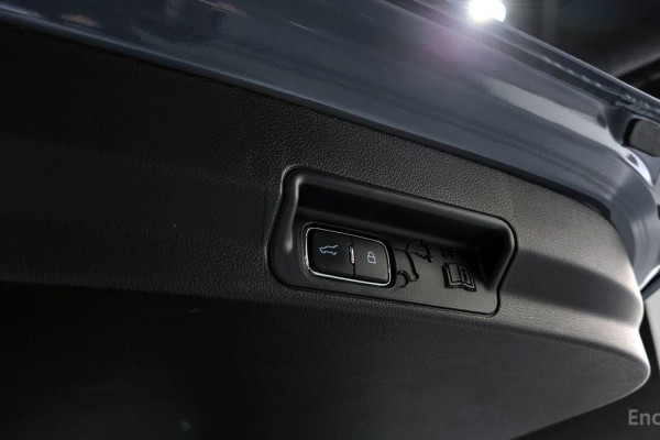 2025 Ford Explorer с пробегом 18 192 км