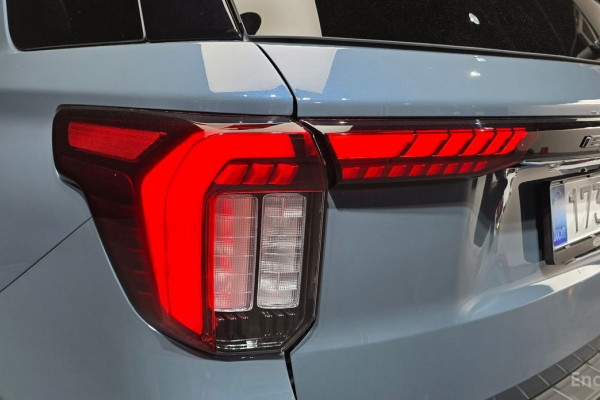 2025 Ford Explorer с пробегом 18 192 км