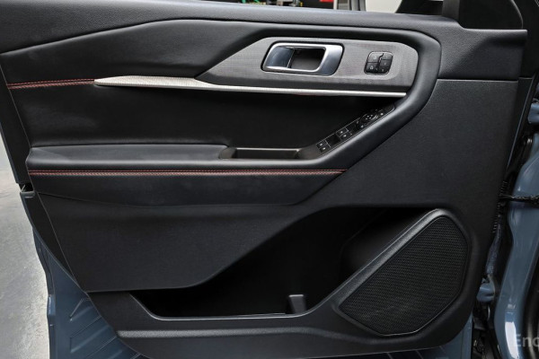 2025 Ford Explorer с пробегом 18 192 км