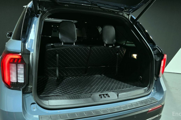 2025 Ford Explorer с пробегом 18 192 км