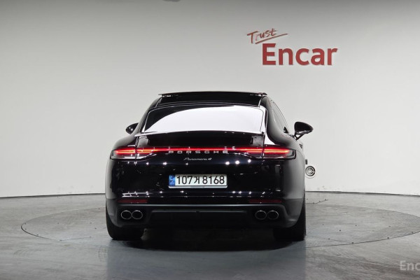 2023 Porsche Panamera с пробегом 21 304 км