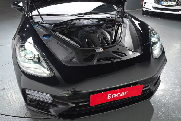 2023 Porsche Panamera с пробегом 21 304 км