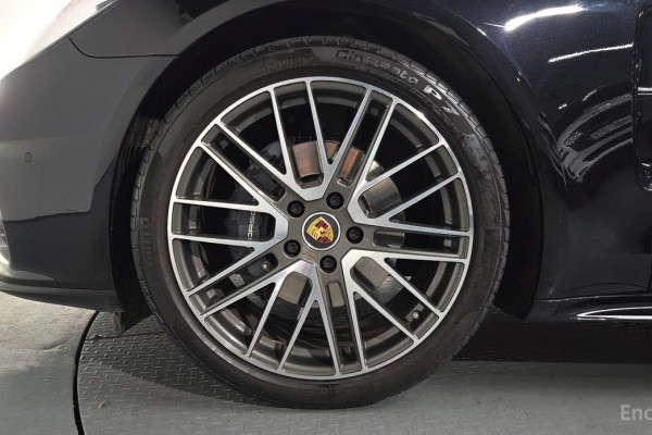2023 Porsche Panamera с пробегом 21 304 км