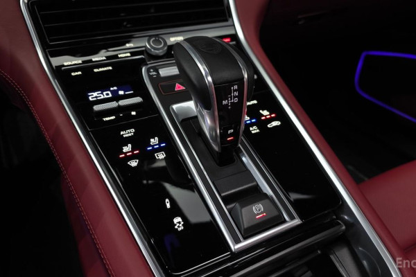 2023 Porsche Panamera с пробегом 21 304 км