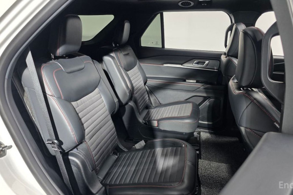 2025 Ford Explorer с пробегом 20 395 км