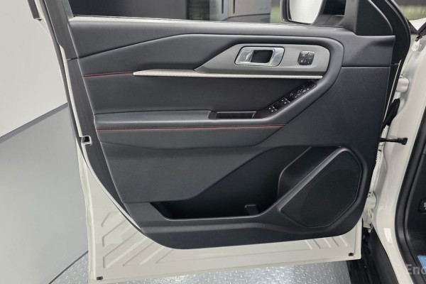 2025 Ford Explorer с пробегом 20 395 км