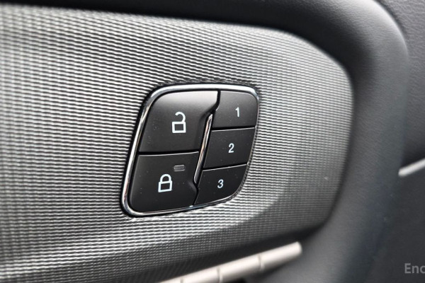 2025 Ford Explorer с пробегом 20 395 км