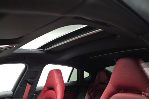 2023 Porsche Panamera с пробегом 21 304 км