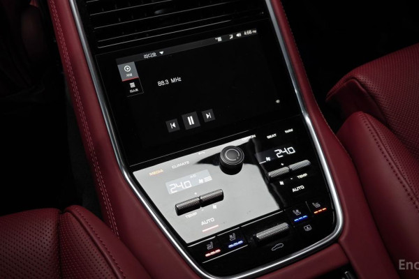 2023 Porsche Panamera с пробегом 21 304 км