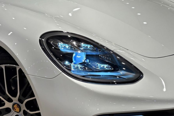 2022 Porsche Panamera с пробегом 17 500 км