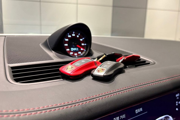 2022 Porsche Panamera с пробегом 17 500 км