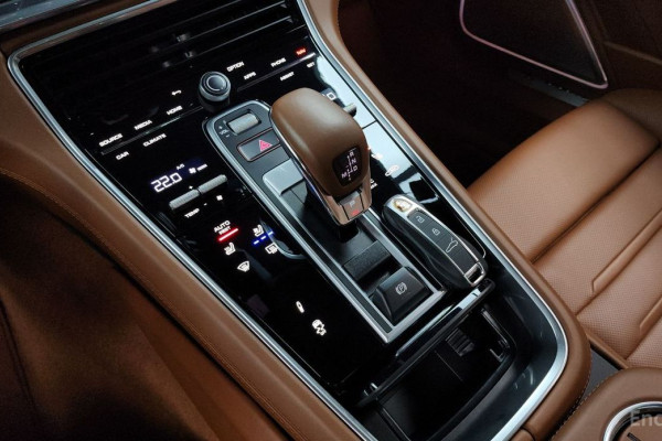 2023 Porsche Panamera с пробегом 24 104 км