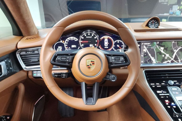 2023 Porsche Panamera с пробегом 24 104 км