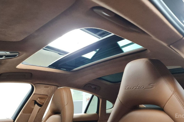 2023 Porsche Panamera с пробегом 24 104 км