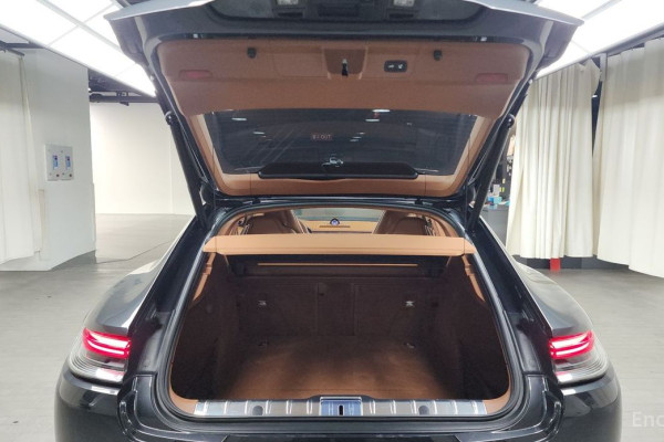 2023 Porsche Panamera с пробегом 24 104 км