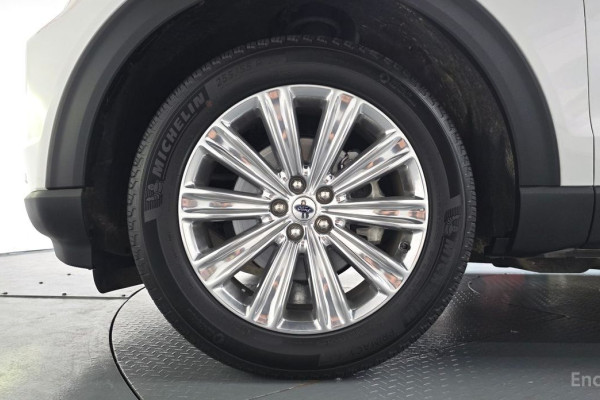 2022 Ford Explorer с пробегом 23 996 км