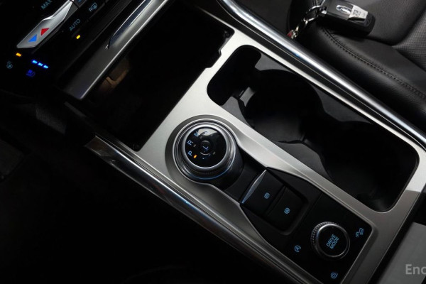 2022 Ford Explorer с пробегом 23 996 км