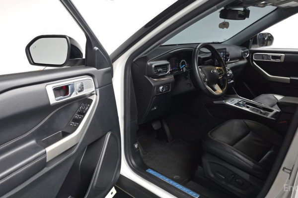 2022 Ford Explorer с пробегом 23 996 км