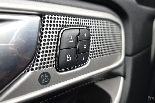 2022 Ford Explorer с пробегом 23 996 км