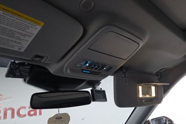 2022 Ford Explorer с пробегом 23 996 км