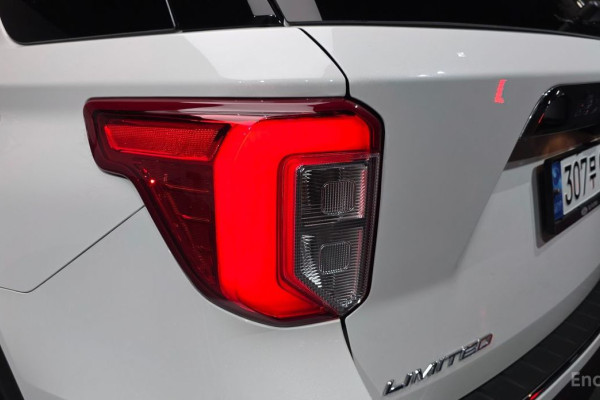 2022 Ford Explorer с пробегом 23 996 км