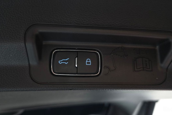 2022 Ford Explorer с пробегом 23 996 км