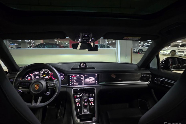 2023 Porsche Panamera с пробегом 23 470 км