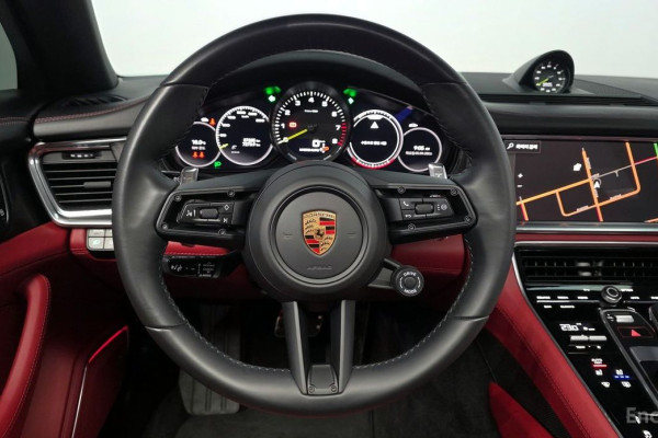 2023 Porsche Panamera с пробегом 37 285 км