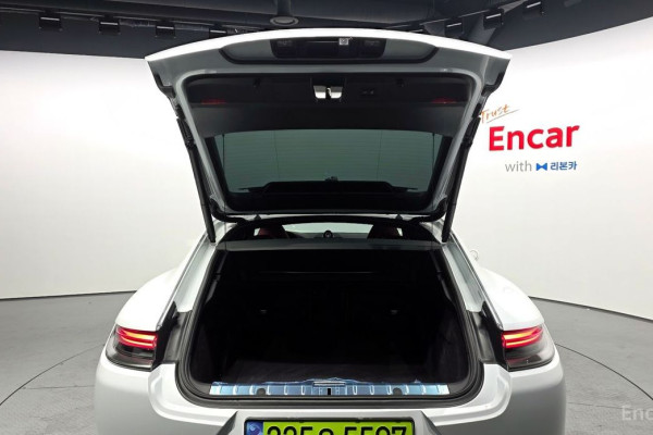 2023 Porsche Panamera с пробегом 37 285 км