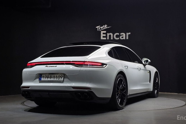2022 Porsche Panamera с пробегом 49 818 км