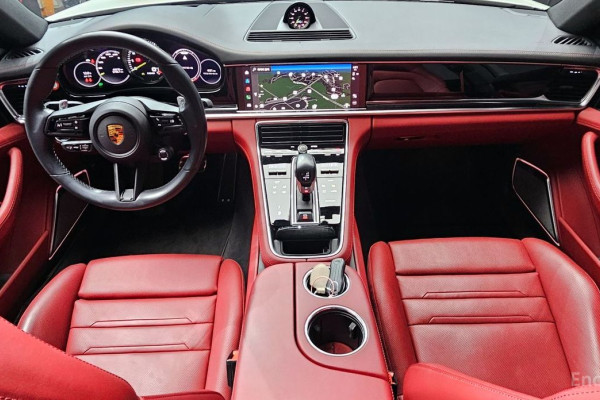 2022 Porsche Panamera с пробегом 49 818 км