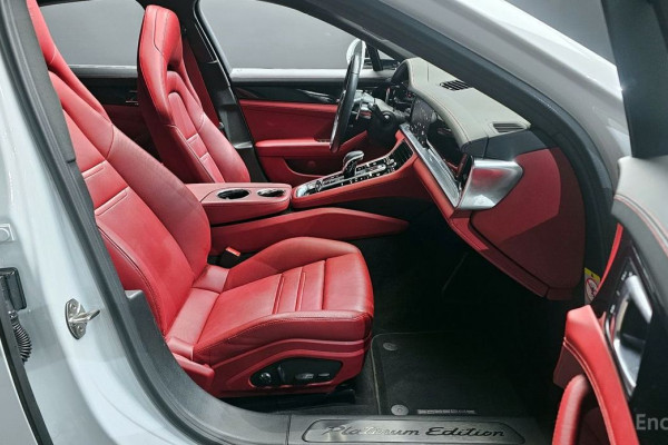 2022 Porsche Panamera с пробегом 49 818 км