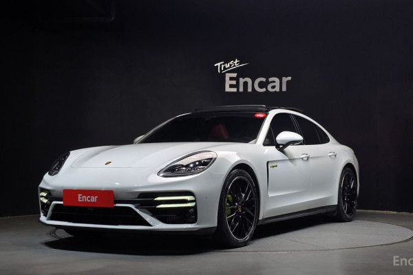 2022 Porsche Panamera с пробегом 49 818 км