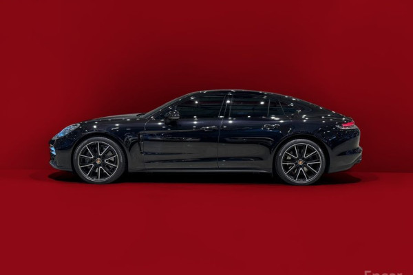 2021 Porsche Panamera с пробегом 10 900 км