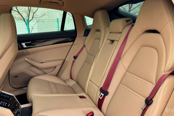 2021 Porsche Panamera с пробегом 10 900 км