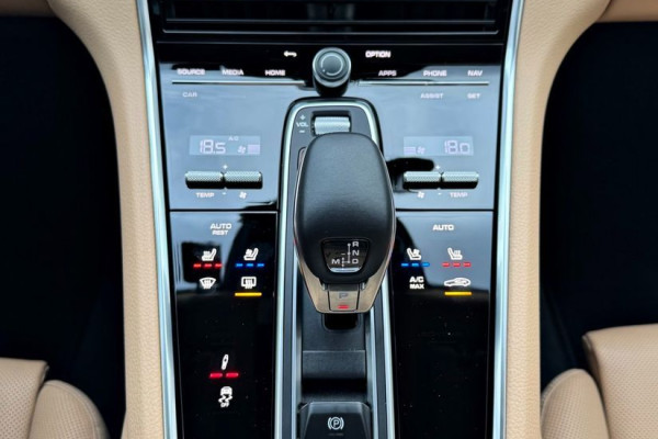 2021 Porsche Panamera с пробегом 10 900 км